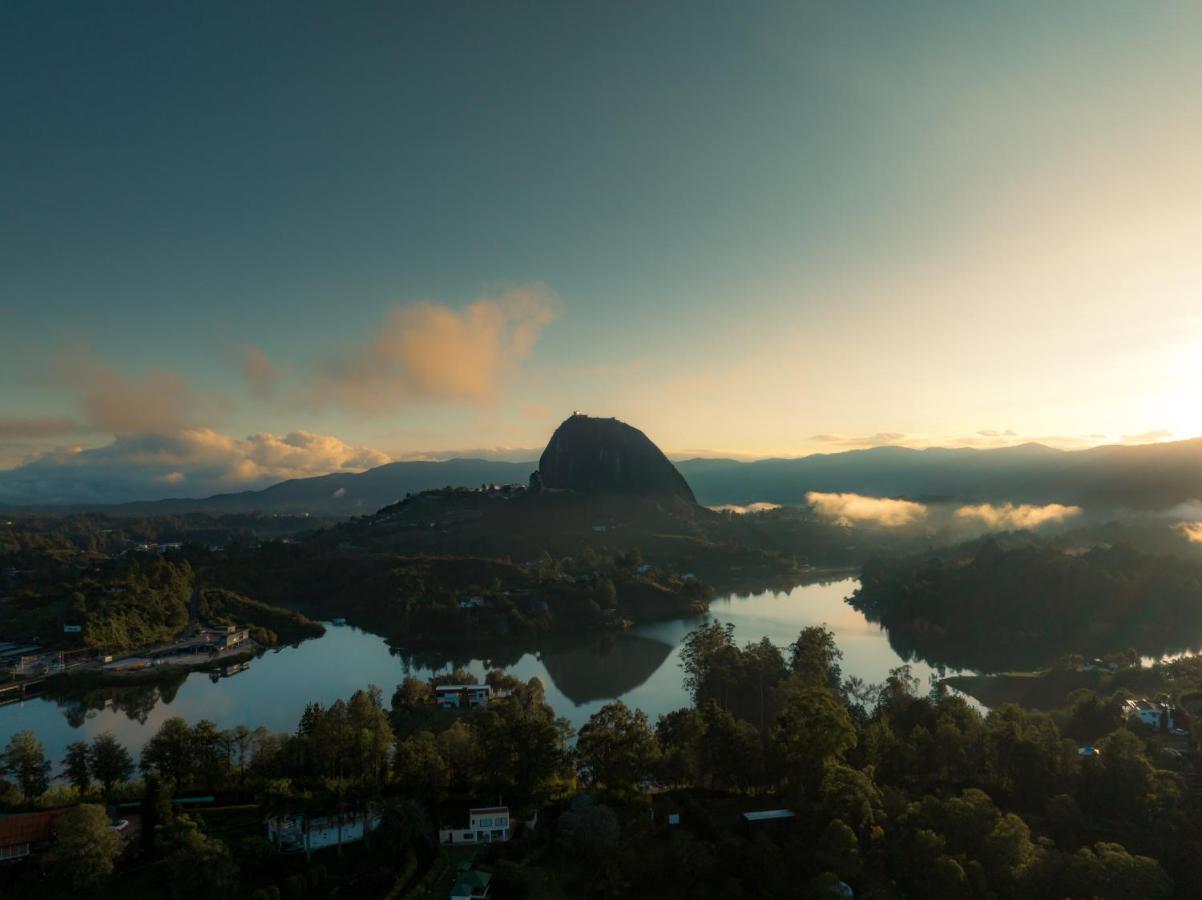 The Boato Hotel Guatapé Екстериор снимка Mount Warning
