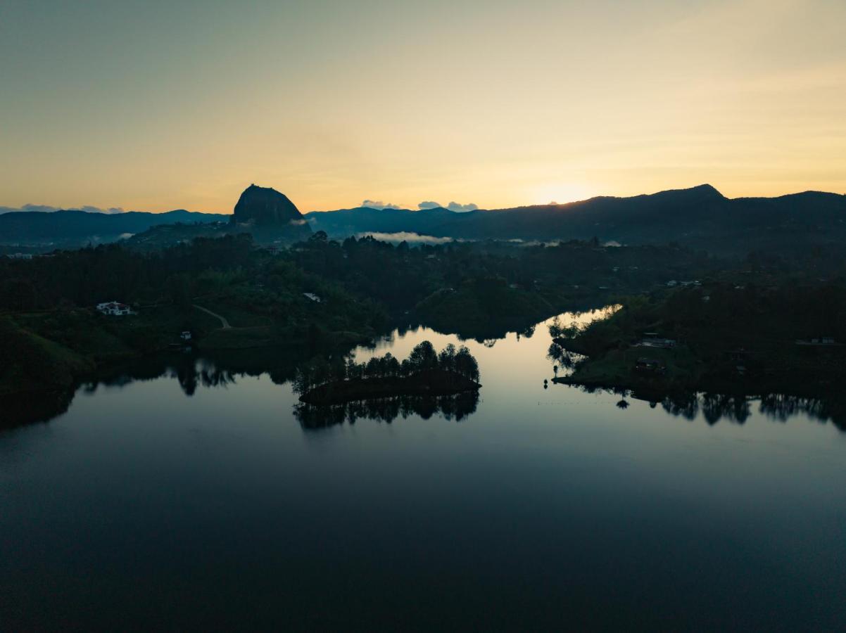 The Boato Hotel Guatapé Екстериор снимка Aerial view of Lake Moogerah